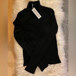 Perfectwhitetee, Noelle, ribbed mock neck, black, nwt